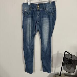 YMI Wanna Betta Butt? Jeans Light Wash Juniors Size 7 Straight Leg Triple Button